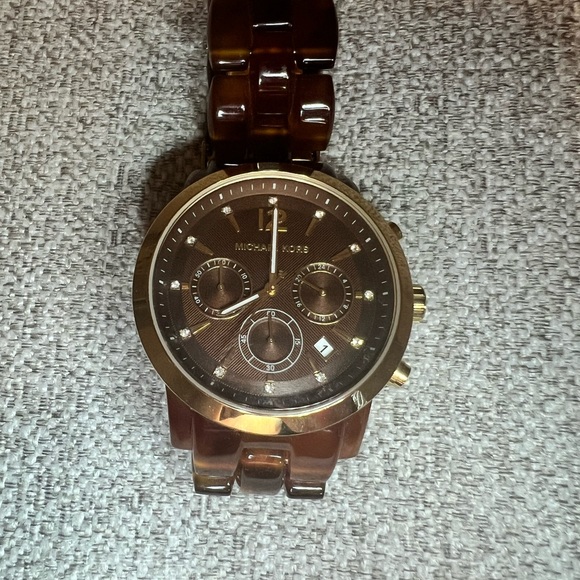 Micheal Kors tortoise shell watch - Picture 5 of 5